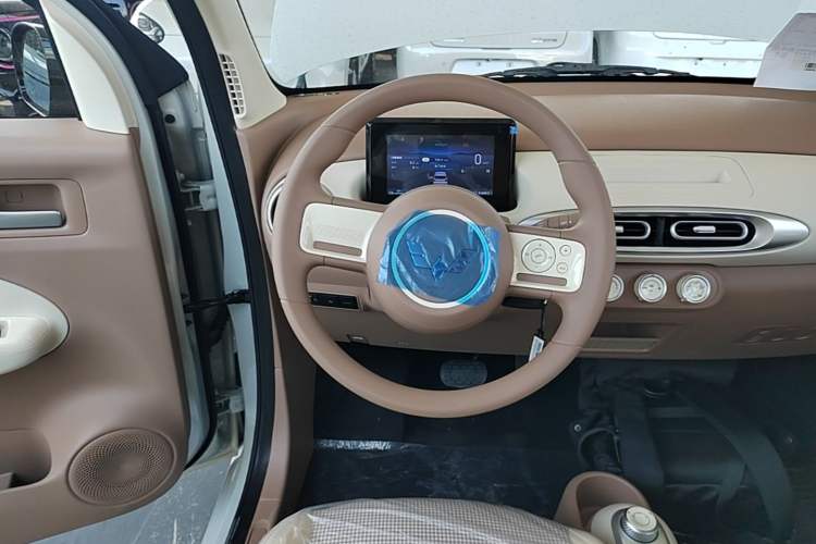 Used Wuling Hongguang MINIEV 2025 Four-Door Version Advanced Edition Steering Wheel