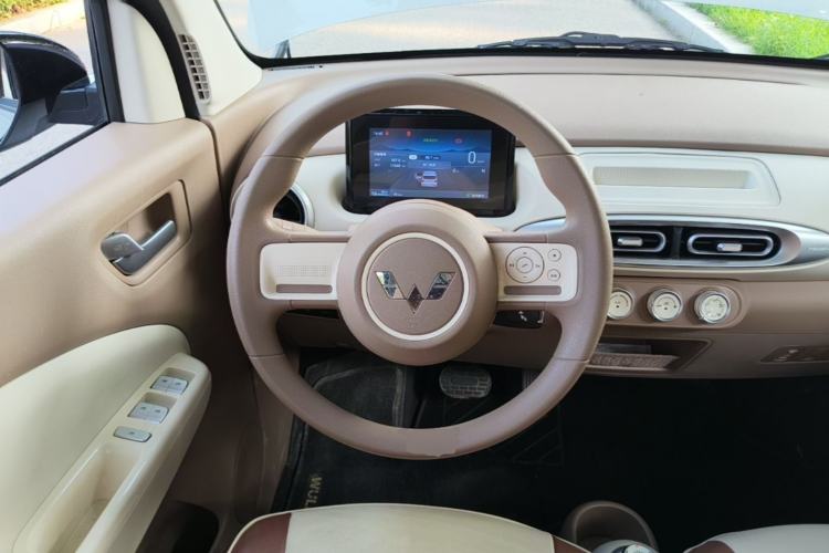 Used Wuling Hongguang MINIEV 2025 Four-Door Version Advanced Edition Steering Wheel
