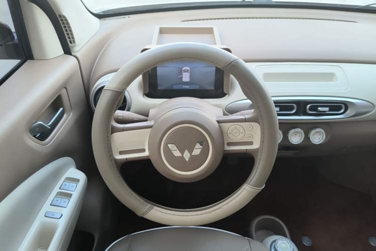 Used Wuling Hongguang MINIEV 2025 Four-Door Version Advanced Edition Steering Wheel