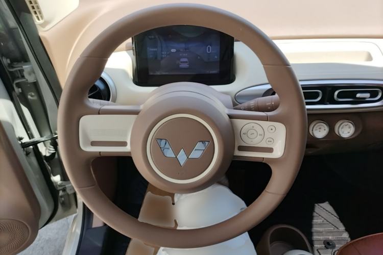 Used Wuling Hongguang MINIEV 2025 Four-Door Version Advanced Edition Steering Wheel
