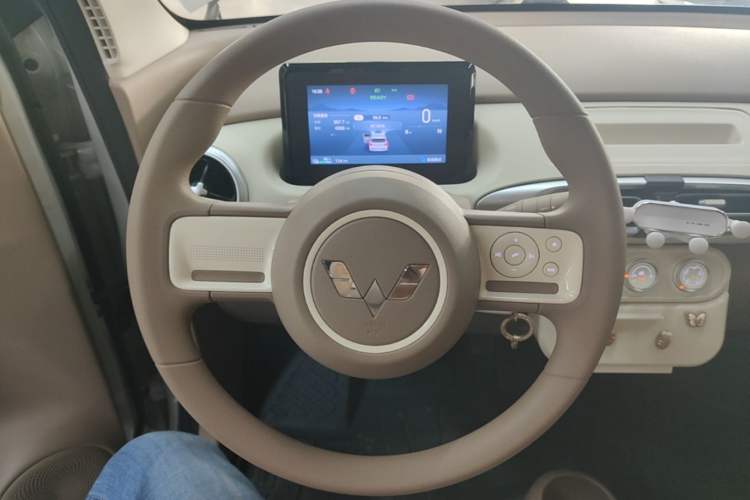 Used Wuling Hongguang MINIEV 2025 Four-Door Version Advanced Edition Steering Wheel