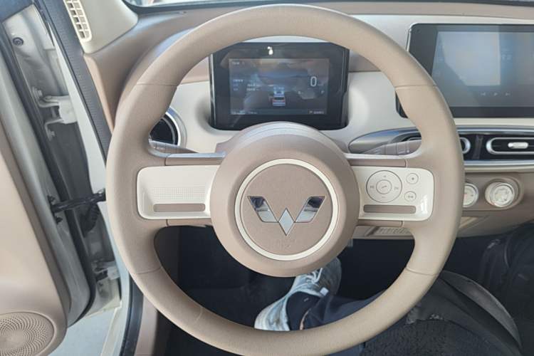 Used Wuling Hongguang MINIEV 2025 Four-Door Version Premium Edition Steering Wheel