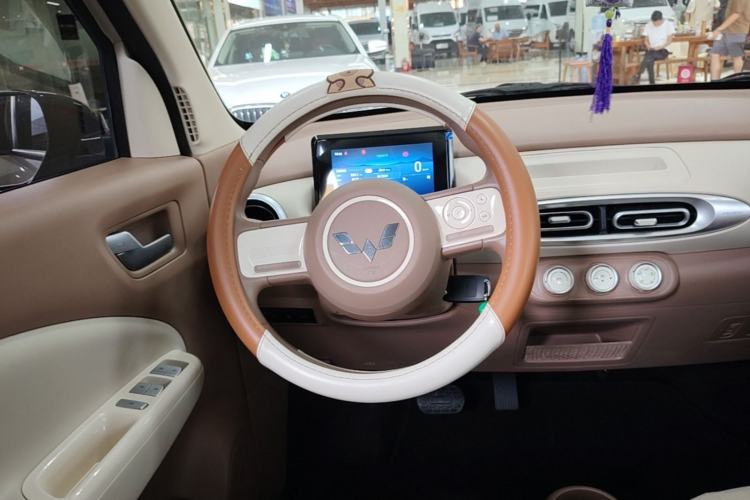 Used Wuling Hongguang MINIEV 2025 Four-Door Version Advanced Edition Steering Wheel