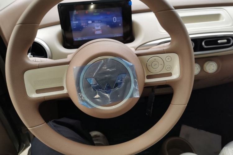 Used Wuling Hongguang MINIEV 2025 Four-Door Version Advanced Edition Steering Wheel