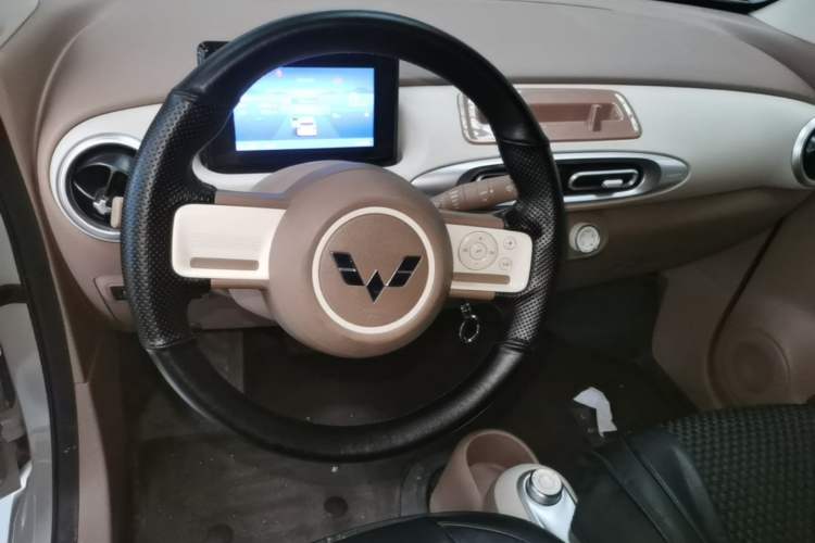 Used Wuling Hongguang MINIEV 2025 Four-Door Version Advanced Edition Steering Wheel