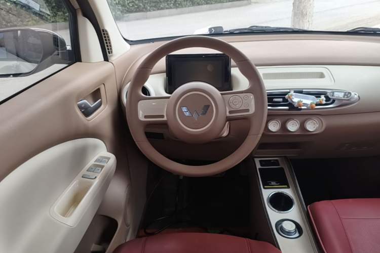 Used Wuling Hongguang MINIEV 2025 Four-Door Version Advanced Edition Steering Wheel