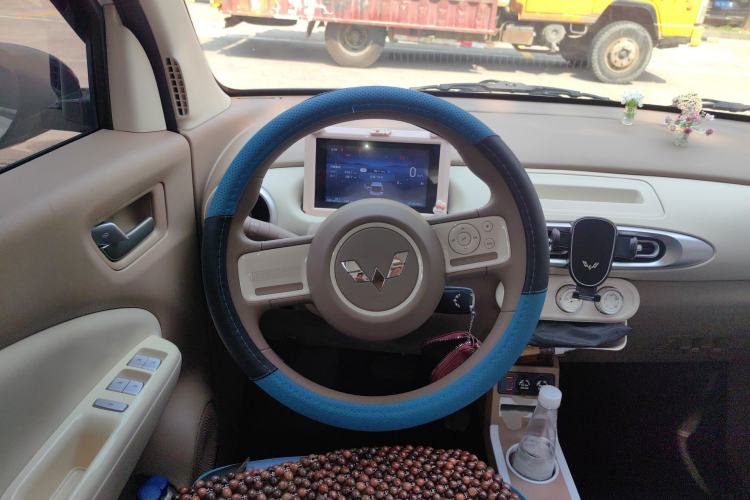 Used Wuling Hongguang MINIEV 2025 Four-Door Version Advanced Edition Steering Wheel