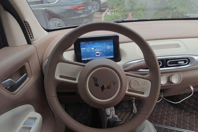 Used Wuling Hongguang MINIEV 2025 Four-Door Version Advanced Edition Steering Wheel