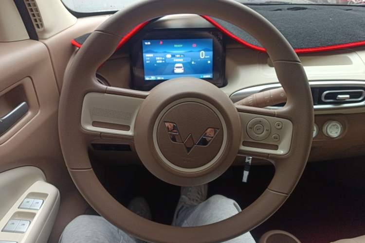 Used Wuling Hongguang MINIEV 2025 Four-Door Version Advanced Edition Steering Wheel