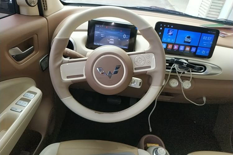 Used Wuling Hongguang MINIEV 2025 Four-Door Version Advanced Edition Steering Wheel