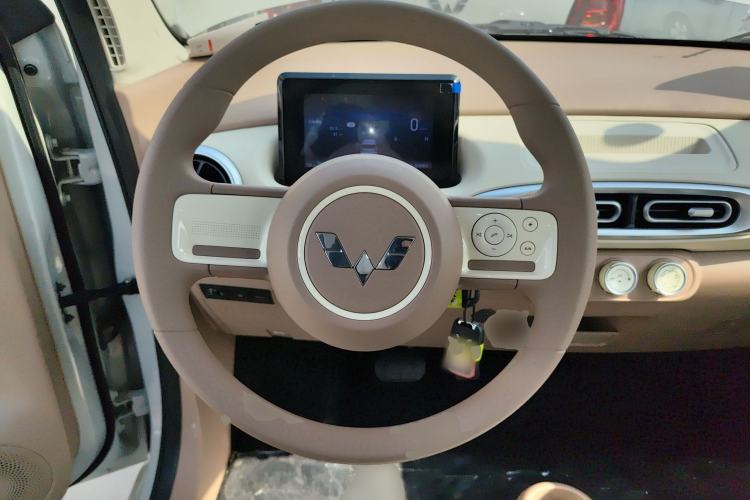 Used Wuling Hongguang MINIEV 2025 Four-Door Version Advanced Edition Steering Wheel
