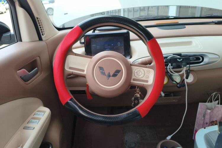 Used Wuling Hongguang MINIEV 2025 Four-Door Version Advanced Edition Steering Wheel