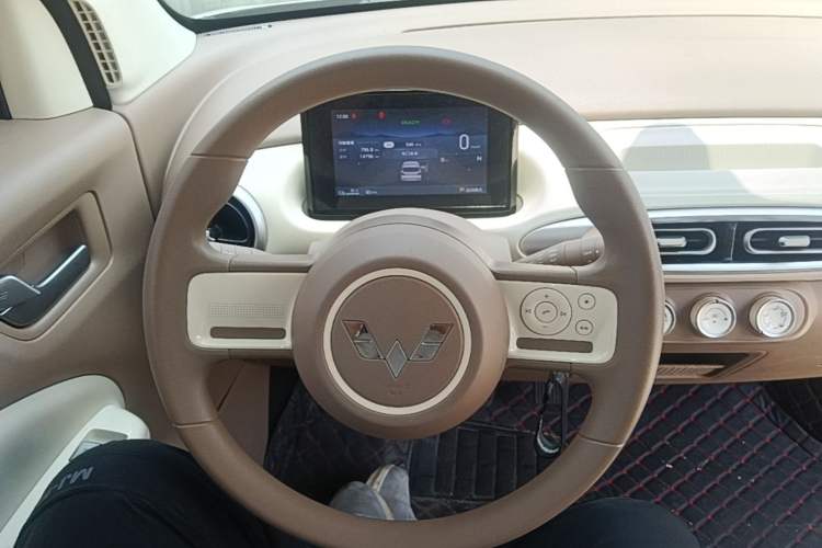Used Wuling Hongguang MINIEV 2025 Four-Door Version Advanced Edition Steering Wheel