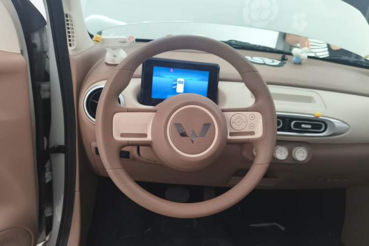 Used Wuling Hongguang MINIEV 2025 Four-Door Version Advanced Edition Steering Wheel