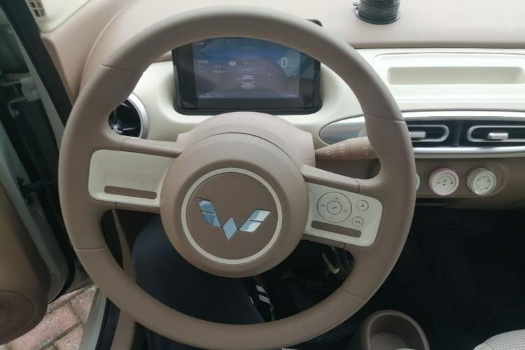 Used Wuling Hongguang MINIEV 2025 Four-Door Version Advanced Edition Steering Wheel