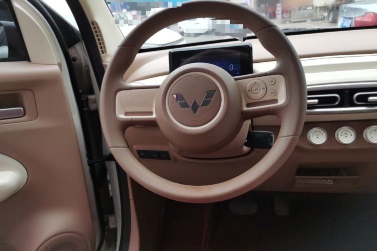 Used Wuling Hongguang MINIEV 2025 Four-Door Version Advanced Edition Steering Wheel