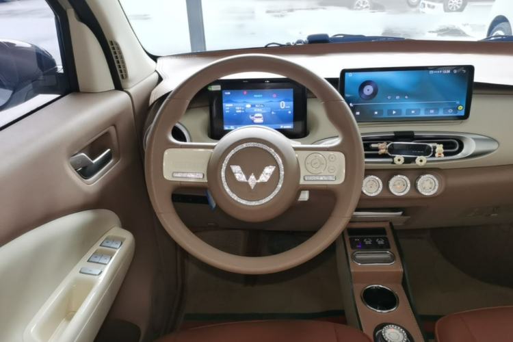 Used Wuling Hongguang MINIEV 2025 Four-Door Version Advanced Edition Steering Wheel
