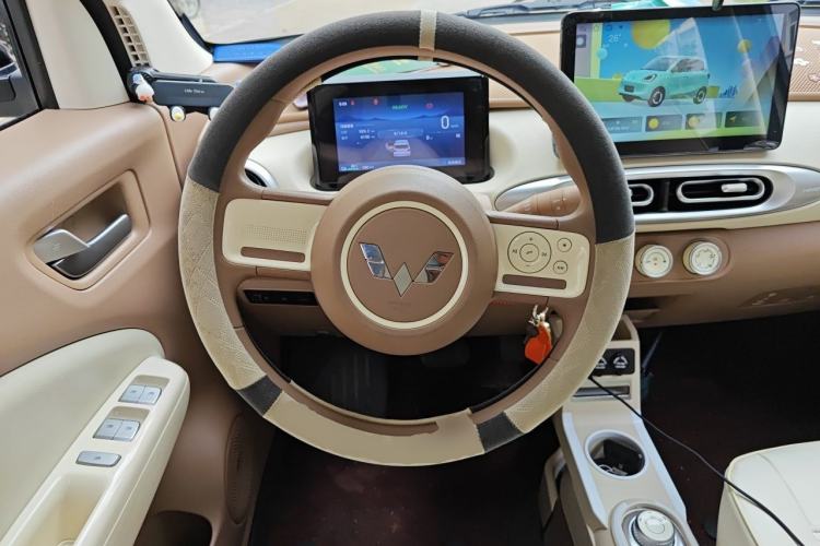 Used Wuling Hongguang MINIEV 2025 Four-Door Version Advanced Edition Steering Wheel