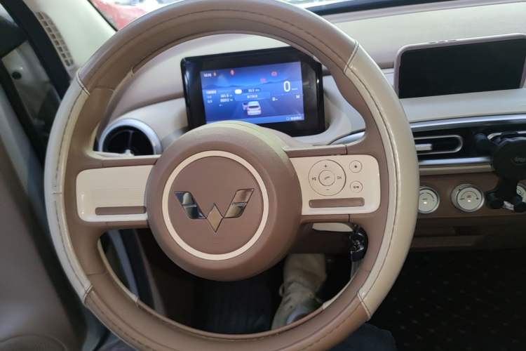 Used Wuling Hongguang MINIEV 2025 Four-Door Version Advanced Edition Steering Wheel