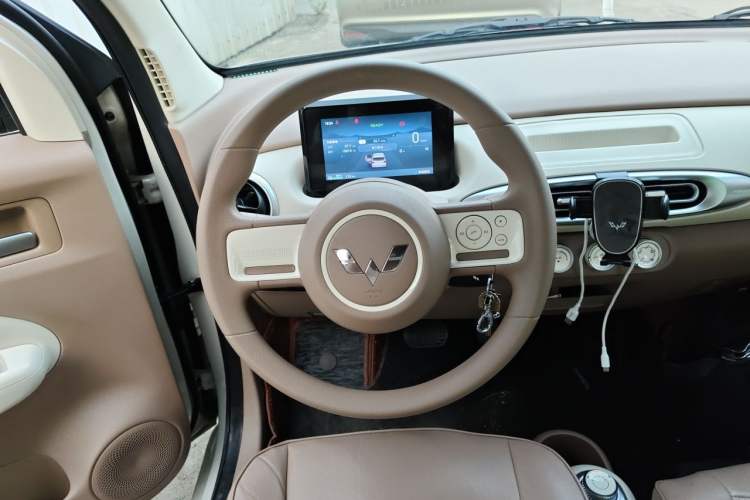 Used Wuling Hongguang MINIEV 2025 Four-Door Version Advanced Edition Steering Wheel