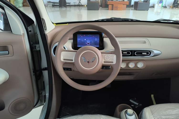 Used Wuling Hongguang MINIEV 2025 Four-Door Version Advanced Edition Steering Wheel