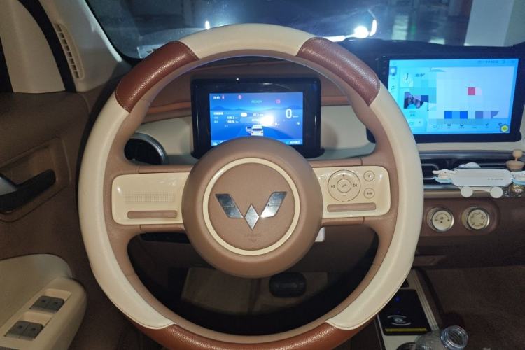 Used Wuling Hongguang MINIEV 2025 Four-Door Version Advanced Edition Steering Wheel