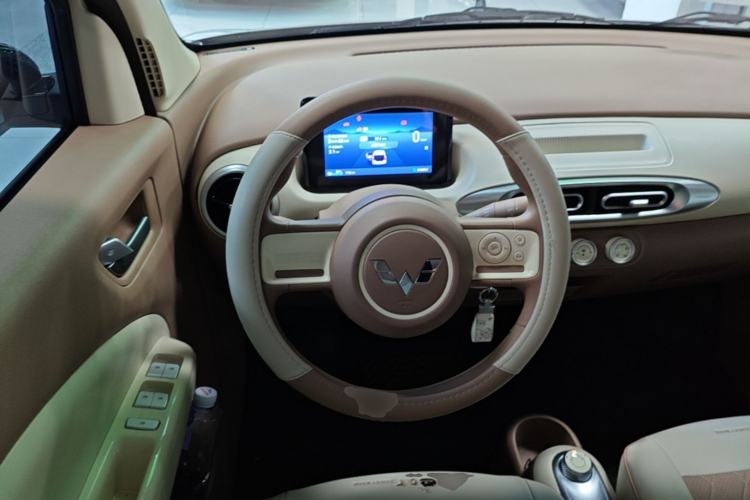 Used Wuling Hongguang MINIEV 2025 Four-Door Version 301km Zhenxiang+ Model Steering Wheel
