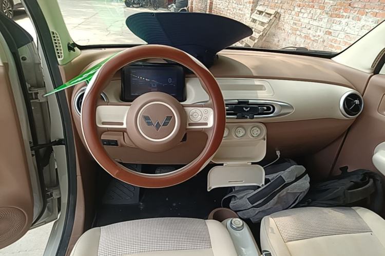Used Wuling Hongguang MINIEV 2025 Four-Door Version Advanced Edition Steering Wheel