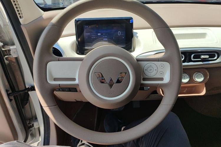 Used Wuling Hongguang MINIEV 2025 Four-Door Version Advanced Edition Steering Wheel