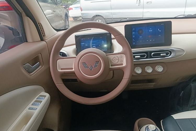 Used Wuling Hongguang MINIEV 2025 Four-Door Version Zhenxiang+ Edition Steering Wheel