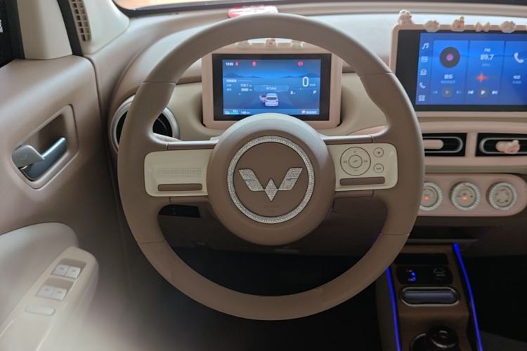 Used Wuling Hongguang MINIEV 2025 Four-Door Version Zhenxiang+ Edition Steering Wheel