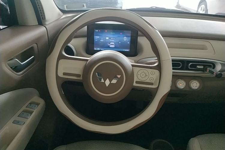 Used Wuling Hongguang MINIEV 2025 Four-Door Version Advanced Edition Steering Wheel