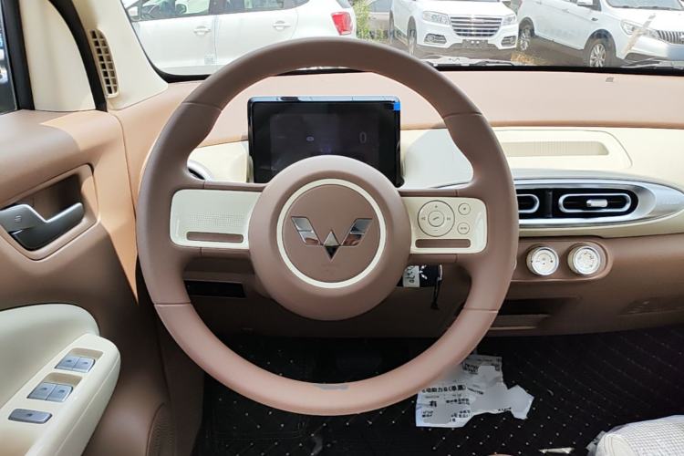 Used Wuling Hongguang MINIEV 2025 Four-Door Version Advanced Edition Steering Wheel