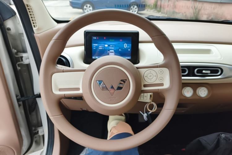 Used Wuling Hongguang MINIEV 2025 Four-Door Version Advanced Edition Steering Wheel