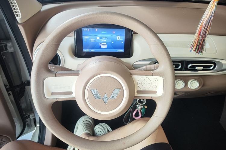 Used Wuling Hongguang MINIEV 2025 Four-Door Version Advanced Edition Steering Wheel