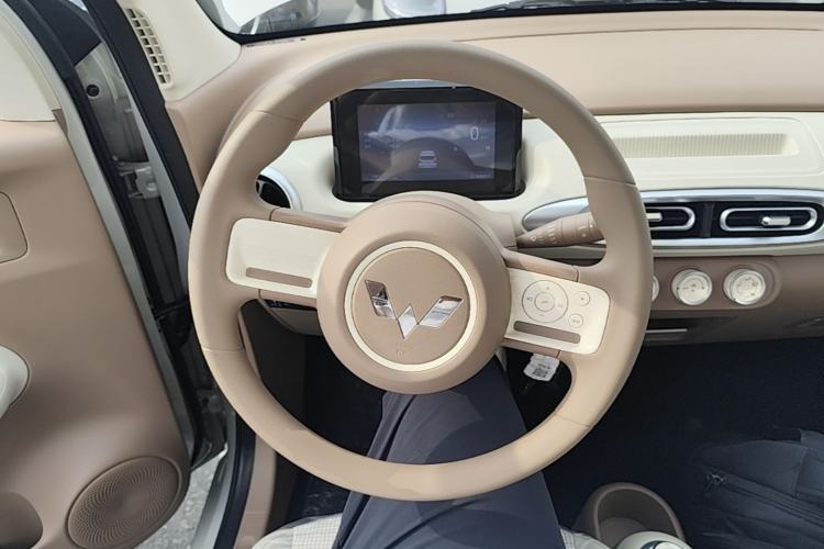 Used Wuling Hongguang MINIEV 2025 Four-Door Version Advanced Edition Steering Wheel