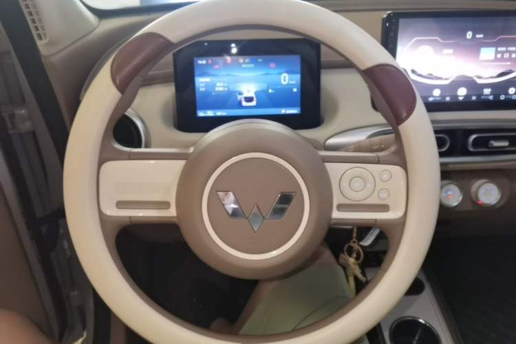Used Wuling Hongguang MINIEV 2025 Four-Door Version Advanced Edition Steering Wheel