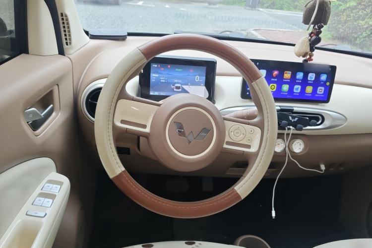 Used Wuling Hongguang MINIEV 2025 Four-Door Version Advanced Edition Steering Wheel