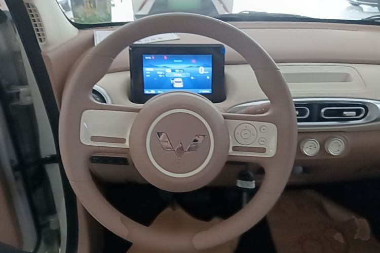 Used Wuling Hongguang MINIEV 2025 Four-Door Version Advanced Edition Steering Wheel