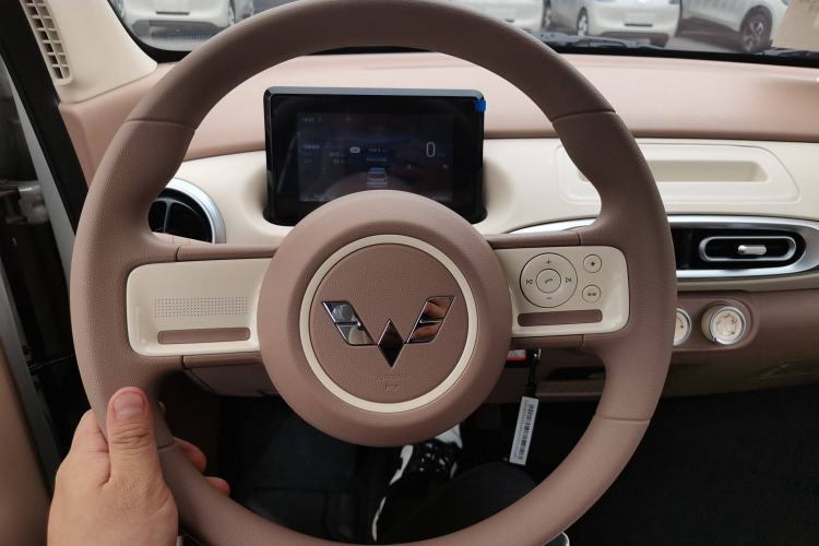 Used Wuling Hongguang MINIEV 2025 Four-Door Version Advanced Edition Steering Wheel