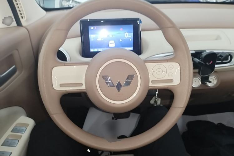 Used Wuling Hongguang MINIEV 2025 Four-Door Version Advanced Edition Steering Wheel