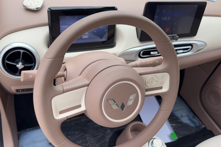 Used Wuling Hongguang MINIEV 2025 Four-Door Version Zhenxiang+ Edition Steering Wheel