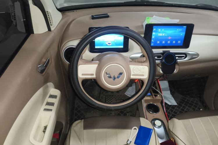 Used Wuling Hongguang MINIEV 2025 Four-Door Version Zhenxiang+ Edition Steering Wheel