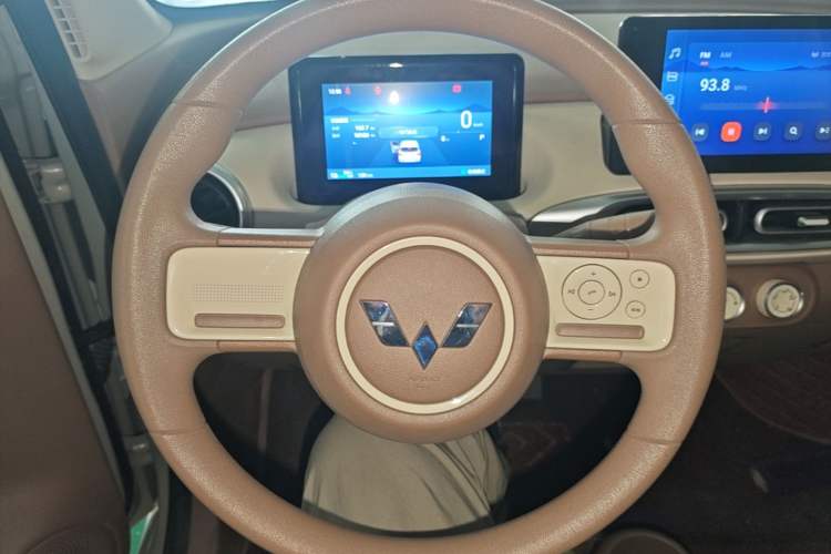 Used Wuling Hongguang MINIEV 2025 Four-Door Version Premium Edition Steering Wheel
