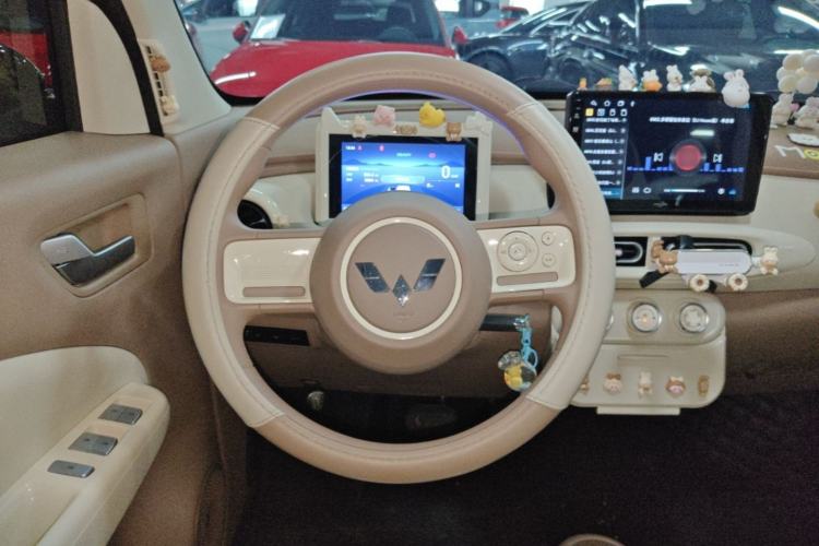 Used Wuling Hongguang MINIEV 2025 Four-Door Version Advanced Edition Steering Wheel