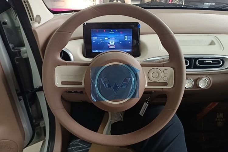 Used Wuling Hongguang MINIEV 2025 Four-Door Version Advanced Edition Steering Wheel
