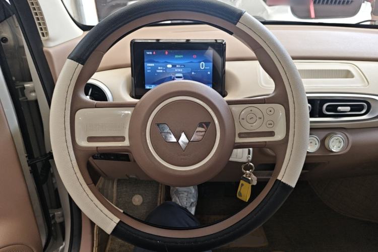 Used Wuling Hongguang MINIEV 2025 Four-Door Version Advanced Edition Steering Wheel