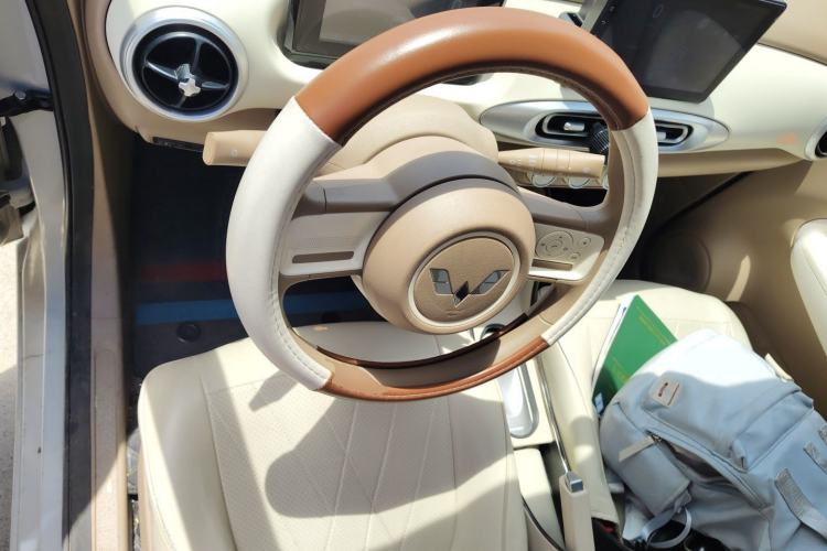 Used Wuling Hongguang MINIEV 2025 Four-Door Version Advanced Edition Steering Wheel