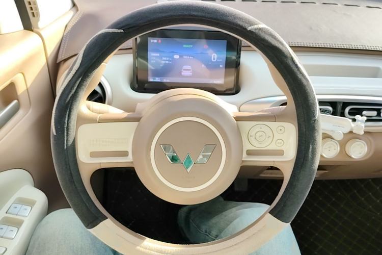 Used Wuling Hongguang MINIEV 2025 Four-Door Version Advanced Edition Steering Wheel