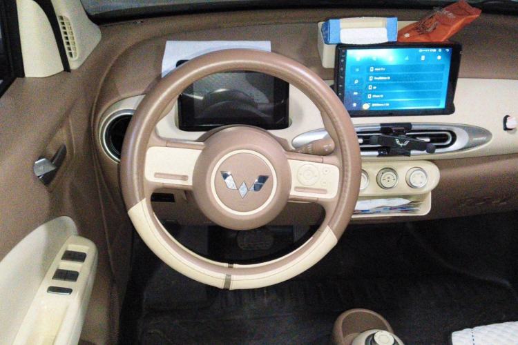 Used Wuling Hongguang MINIEV 2025 Four-Door Version Advanced Edition Steering Wheel